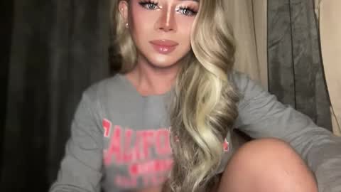 GODDESS OF ALL GODDESSES online show from November 26, 3:35 pm