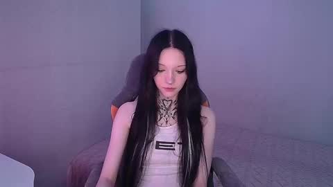 Snapshot of mefwhore chatting on October 13, 4:40 pm mefwhOre online show from October 13, 4:40 pm