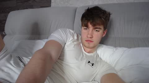 Max online show from February 4, 5:45 pm