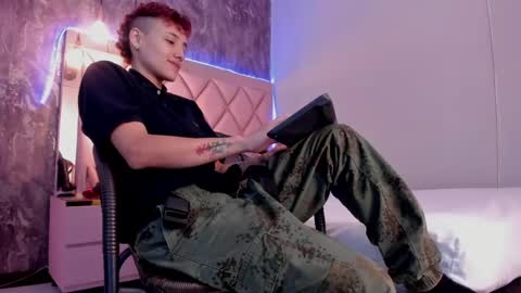 M E G A N online show from January 28, 7:53 pm