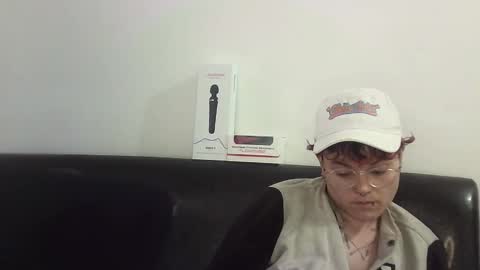 Megan and sophi online show from February 27, 12:02 pm