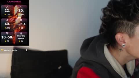 Megan and sophi online show from October 7, 7:27 am