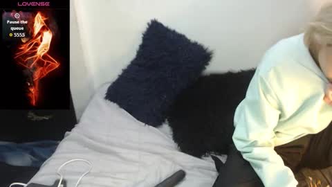 Megan and sophi online show from November 16, 1:33 am