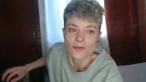 Snapshot of megan_coop3r_ chatting on May 5, 10:29 pm Megan and sophi online show from May 5, 10:29 pm