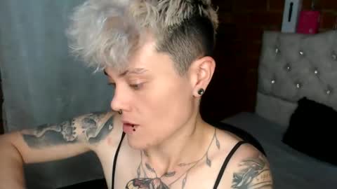 Snapshot of megan_coop3r_ chatting on June 11, 1:16 am Megan and sophi online show from June 11, 1:16 am