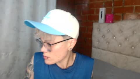 Snapshot of megan_coop3r_ chatting on July 18, 7:01 am Megan and sophi online show from July 18, 7:01 am
