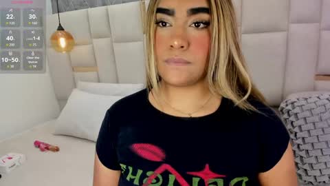 Snapshot of megan_gloow chatting on April 5, 4:42 am megan_gloow online show from April 5, 4:42 am