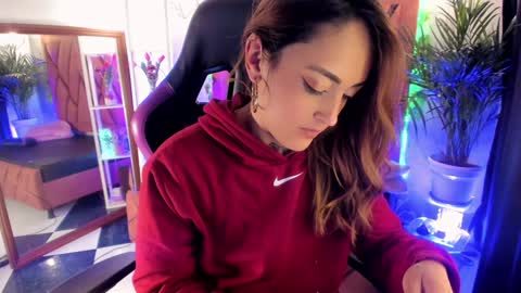    online show from December 31, 8:48 am