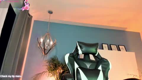    online show from October 1, 3:01 am