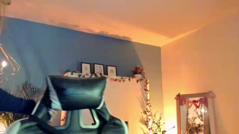    online show from March 1, 3:08 am