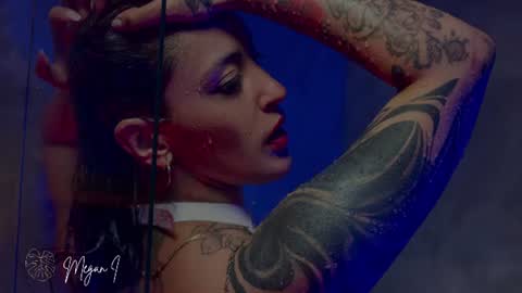 Snapshot of megan_inked_ chatting on July 10, 2:38 am online show from July 10, 2:38 am