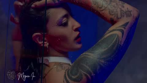 Snapshot of megan_inked_ chatting on July 11, 3:09 am online show from July 11, 3:09 am