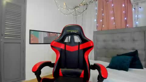 Snapshot of megan_kis9 chatting on February 11, 2:57 pm megan online show from February 11, 2:57 pm