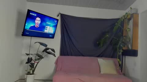 Snapshot of megan_lu20 chatting on October 17, 6:27 am Megan Lu online show from October 17, 6:27 am