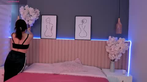     online show from February 11, 12:05 pm