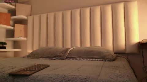     online show from September 26, 11:58 am