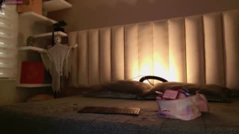     online show from October 18, 12:06 pm