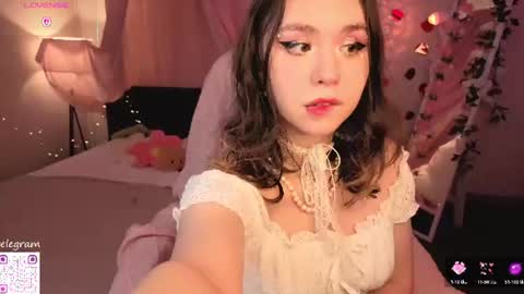 Megan Nelson online show from July 3, 11:16 am