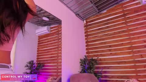 Snapshot of megan_raiin chatting on November 29, 8:39 am megan_raiin online show from November 29, 8:39 am