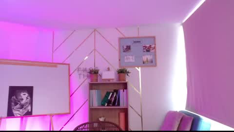 megan_saint online show from March 12, 2:01 pm