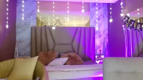 megan_saint online show from July 7, 1:26 pm