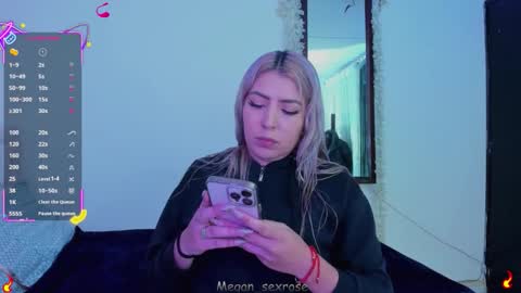 Snapshot of megan_sexrose chatting on January 13, 12:16 am Megan rose online show from January 13, 12:16 am