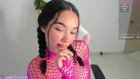 megan sweet online show from April 28, 2:27 am