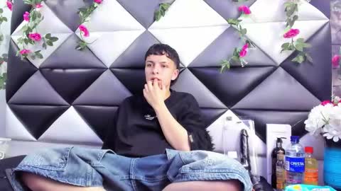 Snapshot of megan_thompsonn_ chatting on October 18, 2:25 am megan_thompsonn_ online show from October 18, 2:25 am