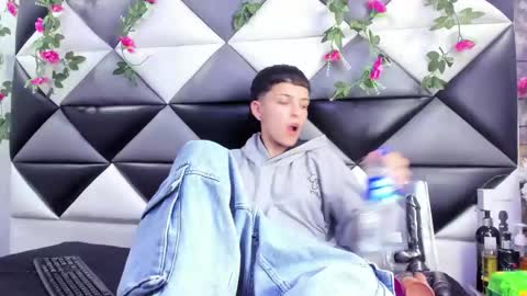 Snapshot of megan_thompsonn_ chatting on October 28, 2:37 am megan_thompsonn_ online show from October 28, 2:37 am