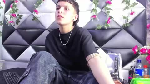 Snapshot of megan_thompsonn_ chatting on October 29, 2:25 am megan_thompsonn_ online show from October 29, 2:25 am