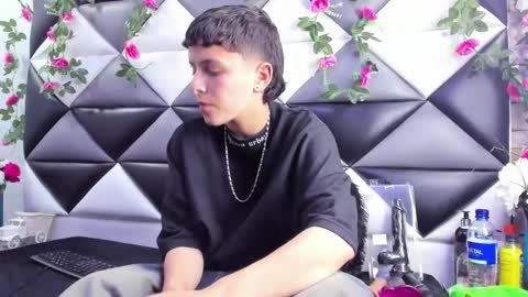 Snapshot of megan_thompsonn_ chatting on November 13, 2:32 am megan_thompsonn_ online show from November 13, 2:32 am