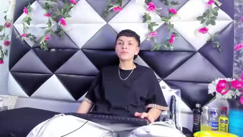 Snapshot of megan_thompsonn_ chatting on December 4, 2:21 am megan_thompsonn_ online show from December 4, 2:21 am