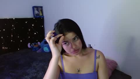 Snapshot of megan_ve chatting on November 4, 12:32 am Carolina online show from November 4, 12:32 am