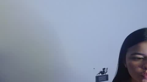 Snapshot of megan_ve chatting on November 19, 2:33 am Carolina online show from November 19, 2:33 am