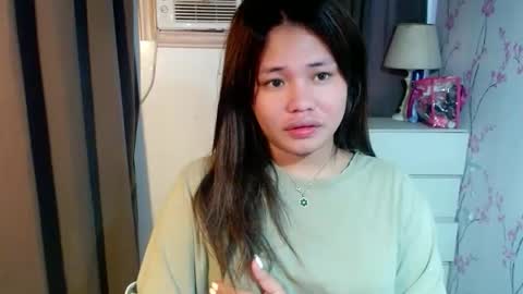 Snapshot of megan_younng chatting on May 24, 2:49 am MEGAN online show from May 24, 2:49 am