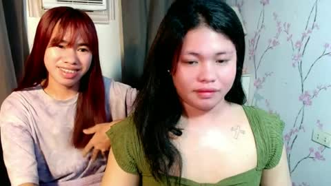 Snapshot of megan_younng chatting on June 19, 2:27 am MEGAN online show from June 19, 2:27 am