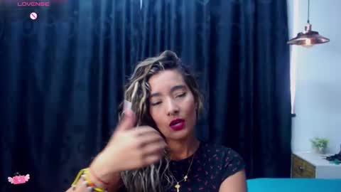 Snapshot of meganadriels96 chatting on December 17, 8:54 pm M E G A N online show from December 17, 8:54 pm