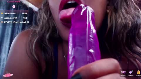 Snapshot of meganadriels96 chatting on January 26, 7:42 am M E G A N online show from January 26, 7:42 am