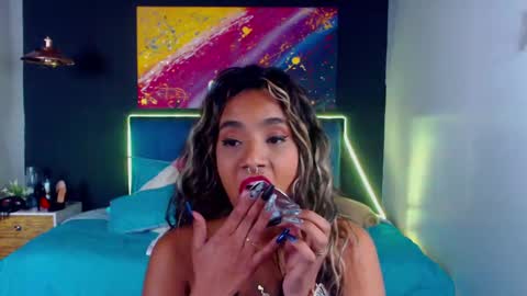 Snapshot of meganadriels96 chatting on January 31, 1:33 am M E G A N online show from January 31, 1:33 am