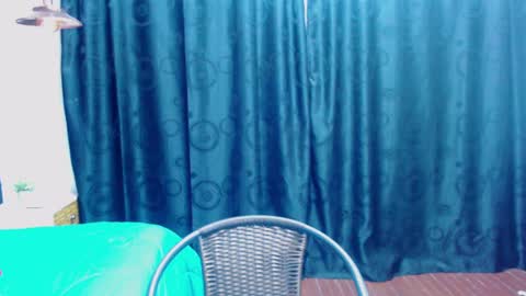 Snapshot of meganadriels96 chatting on February 17, 10:36 pm M E G A N online show from February 17, 10:36 pm