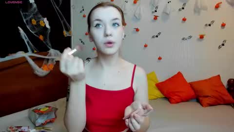 Snapshot of megancat333 chatting on November 11, 9:31 am megancat333 online show from November 11, 9:31 am