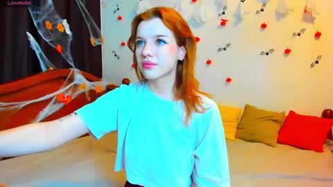 Snapshot of megancat333 chatting on November 14, 9:19 am megancat333 online show from November 14, 9:19 am