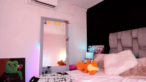 Emma Cyrus online show from February 20, 6:26 am