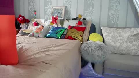 Snapshot of meganfox3325 chatting on February 20, 7:55 am Nicki--------- Welcome to my Room online show from February 20, 7:55 am