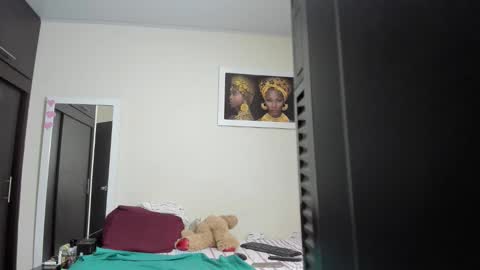 Snapshot of meganhotxx2 chatting on June 6, 2:27 am megan online show from June 6, 2:27 am