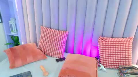 Snapshot of meganlovee__ chatting on June 29, 2:51 am MEGAN online show from June 29, 2:51 am