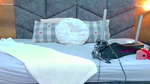Snapshot of meganlovee__ chatting on July 23, 2:53 am MEGAN online show from July 23, 2:53 am