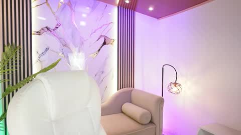 Megan Lowell online show from December 16, 7:08 pm