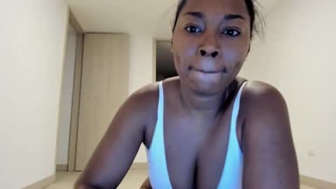 Snapshot of meganmir1 chatting on January 22, 3:52 am meganmir1 online show from January 22, 3:52 am