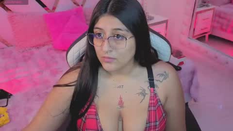 Megan  online show from April 26, 3:04 am